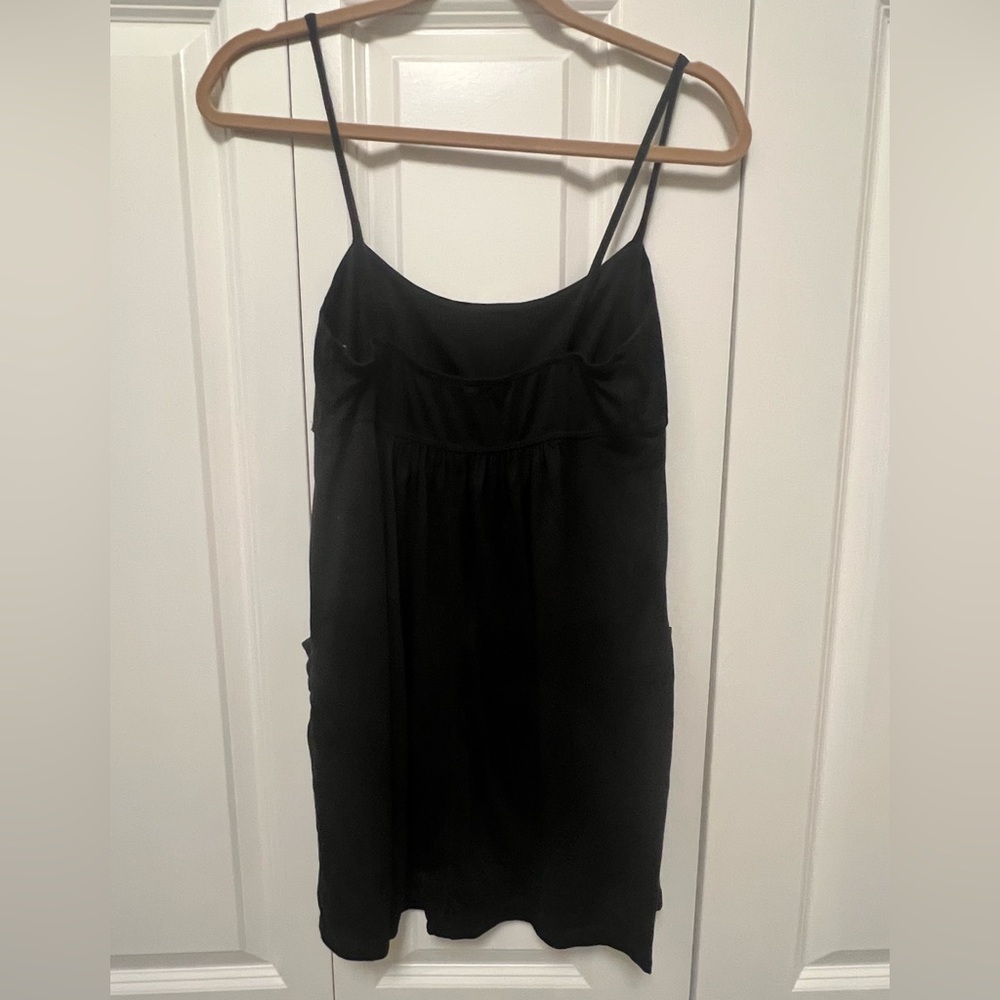 Long urban behavior top with two front/side pockets